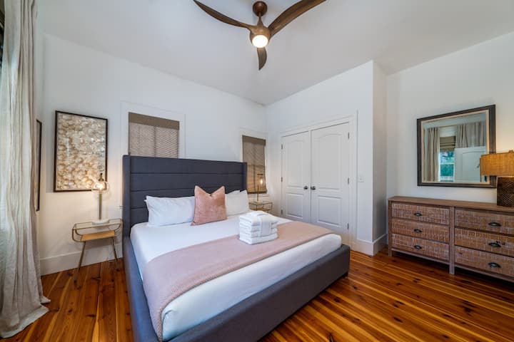 Spálňa 5 - 1. poschodie s manželskou posteľou King - jednotka B