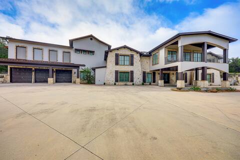 Luxury 6.5 acre Mansion | Heated Pool, Hot Tub, Ga