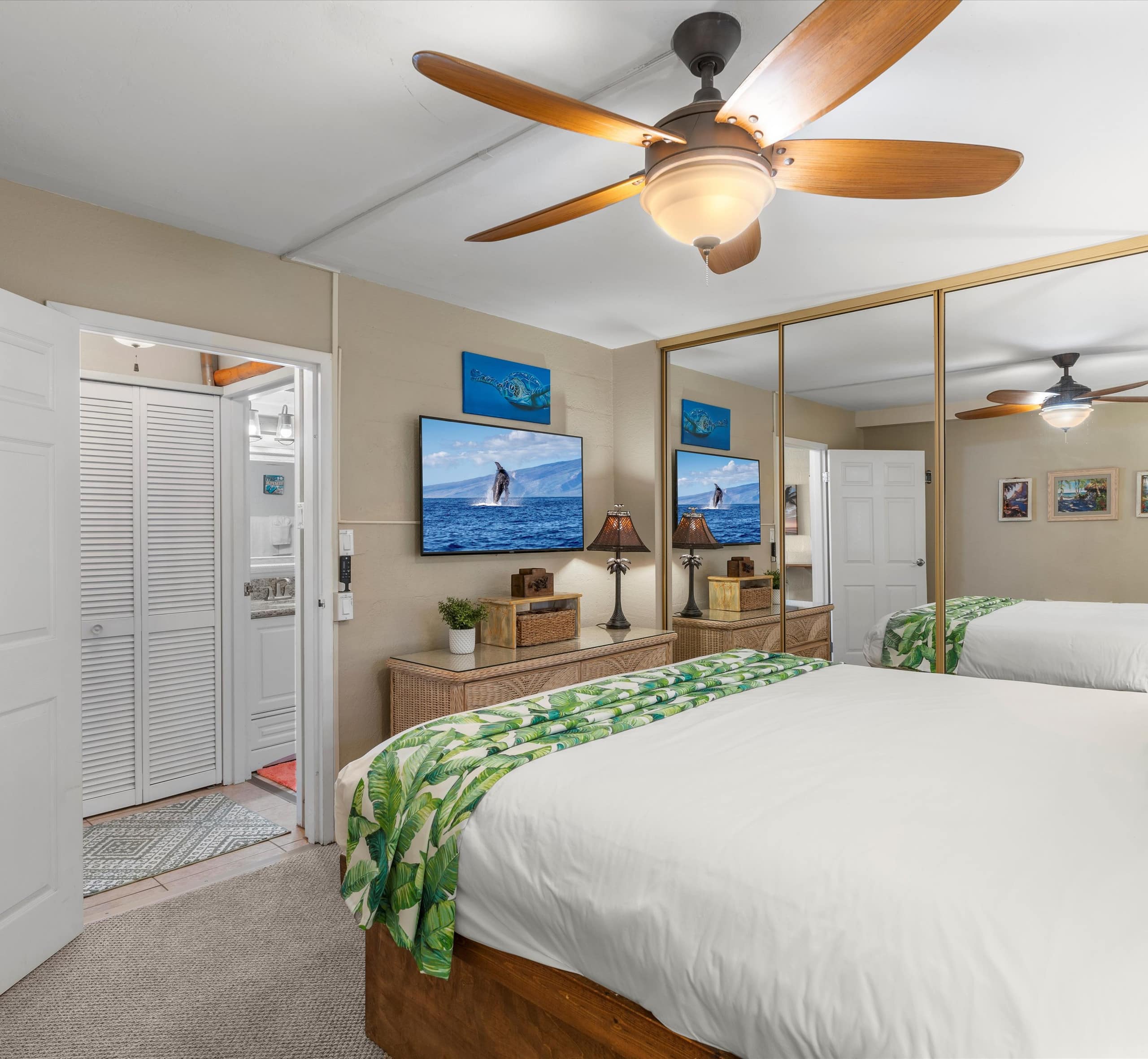 Oceanview condo w/ pool and beach access - Image 24