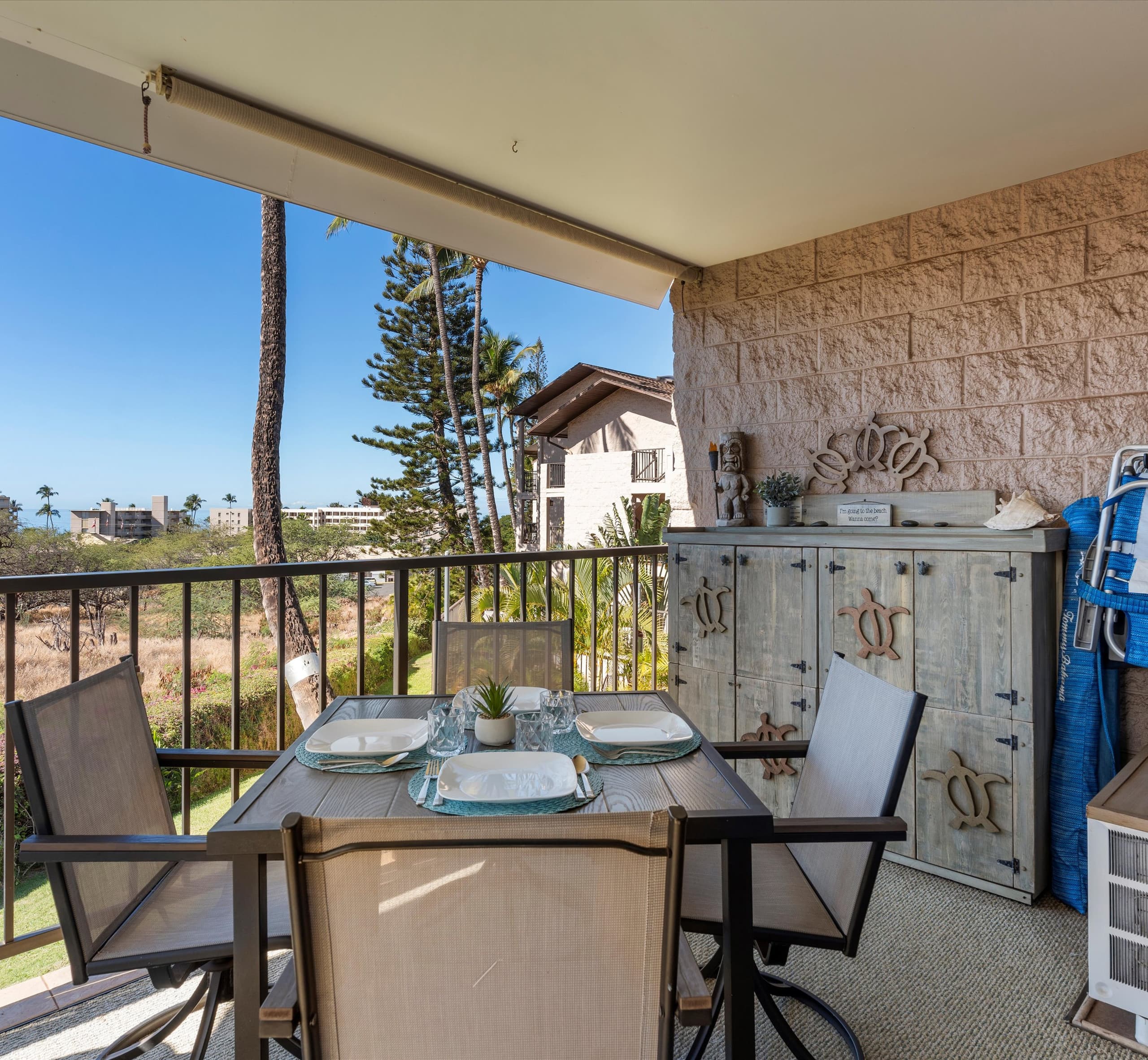 Oceanview condo w/ pool and beach access - Image 9