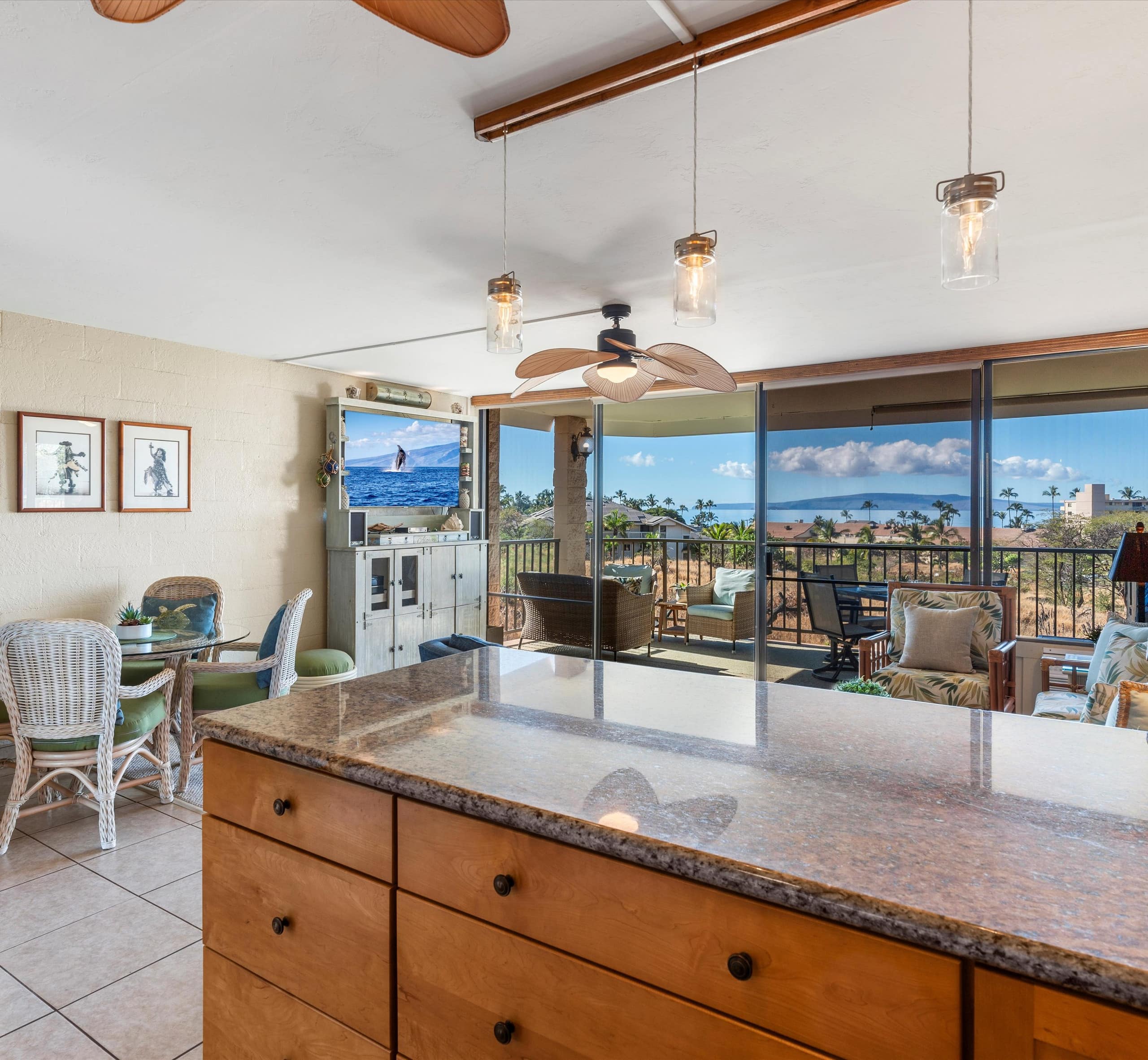Oceanview condo w/ pool and beach access - Image 19