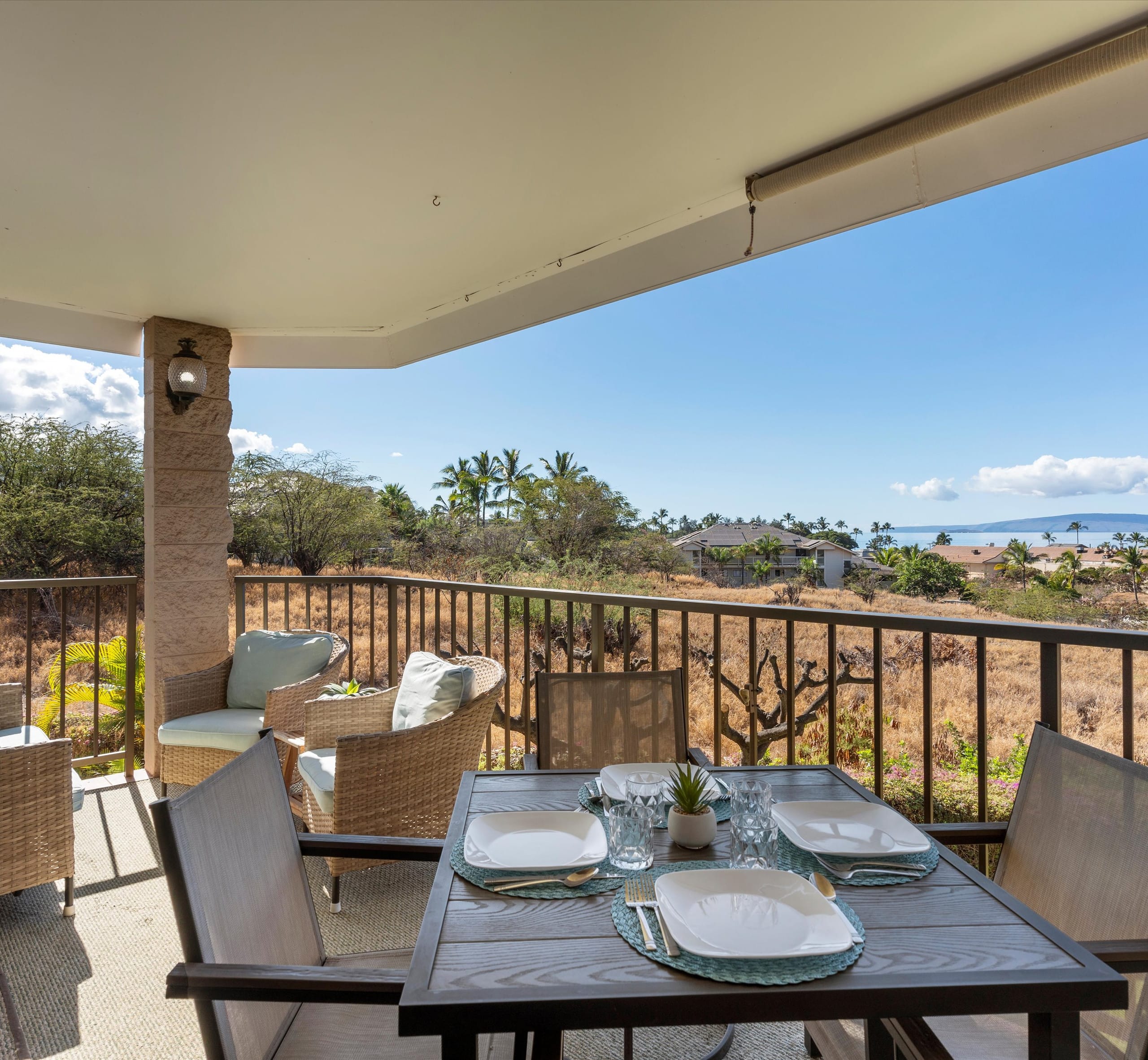 Oceanview condo w/ pool and beach access - Image 6