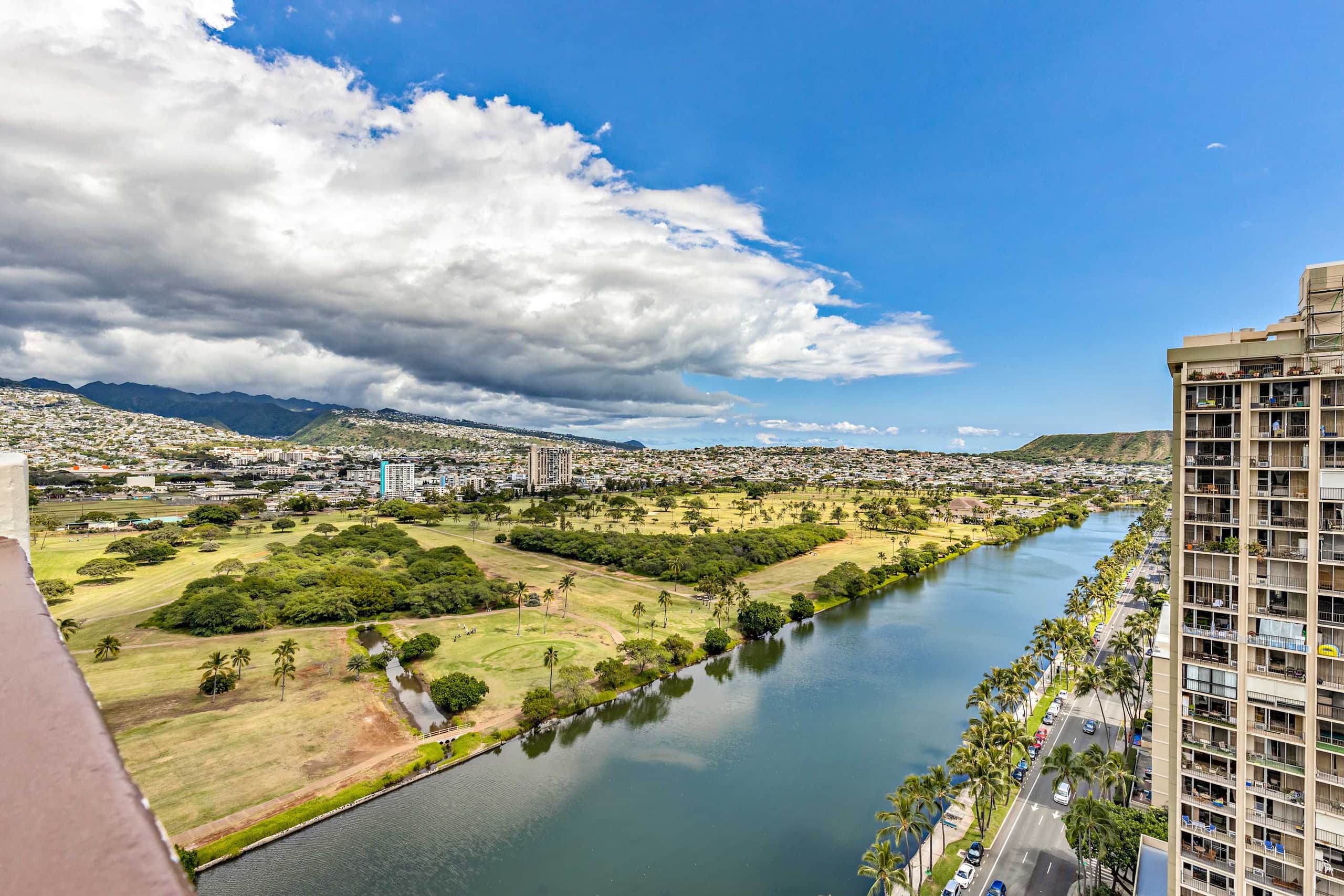 Condo in Honolulu · ★4.78 · Studio · 2 beds · 1 private bath - Image 21