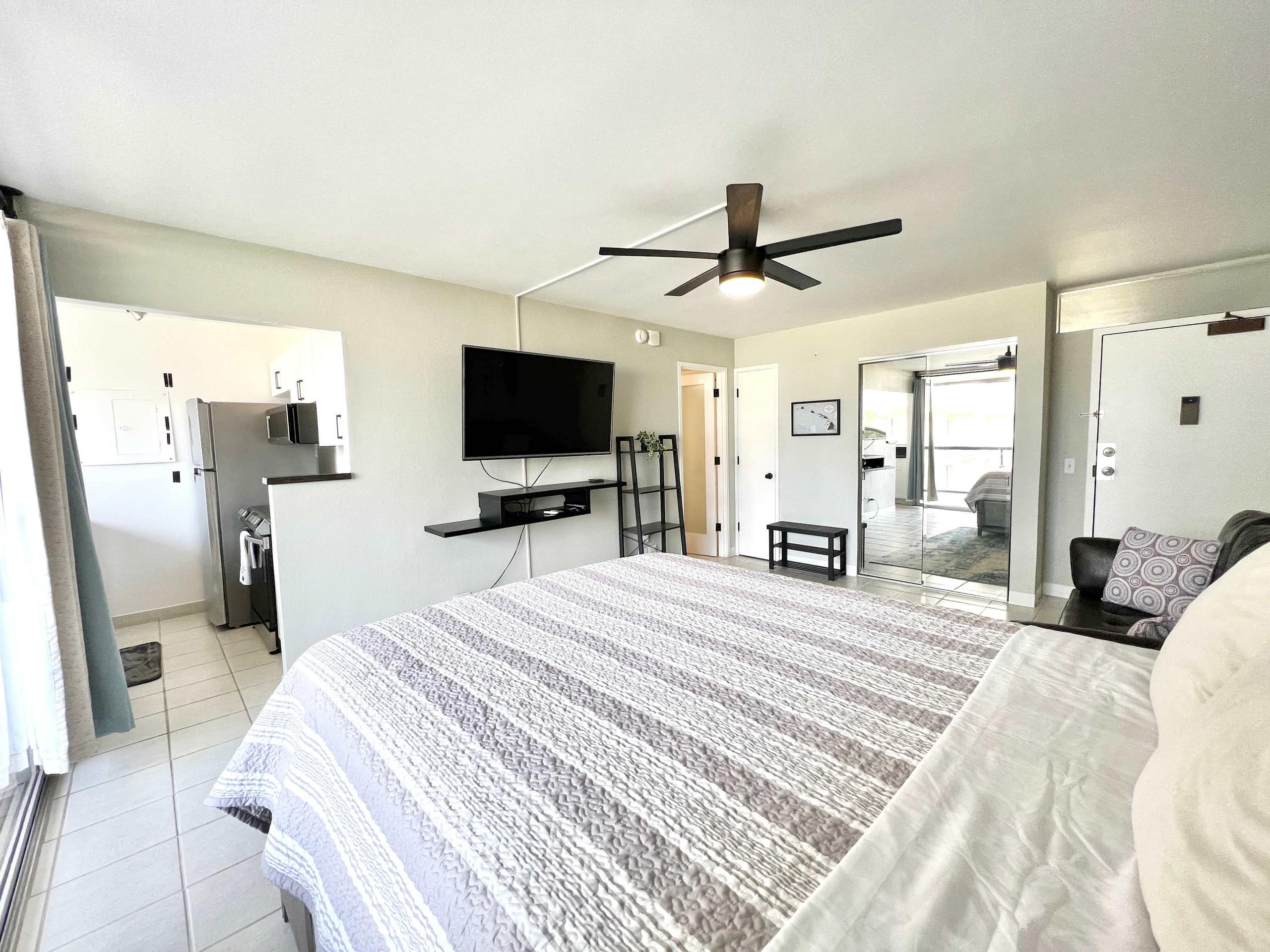 Condo in Honolulu · ★4.78 · Studio · 2 beds · 1 private bath - Image 1
