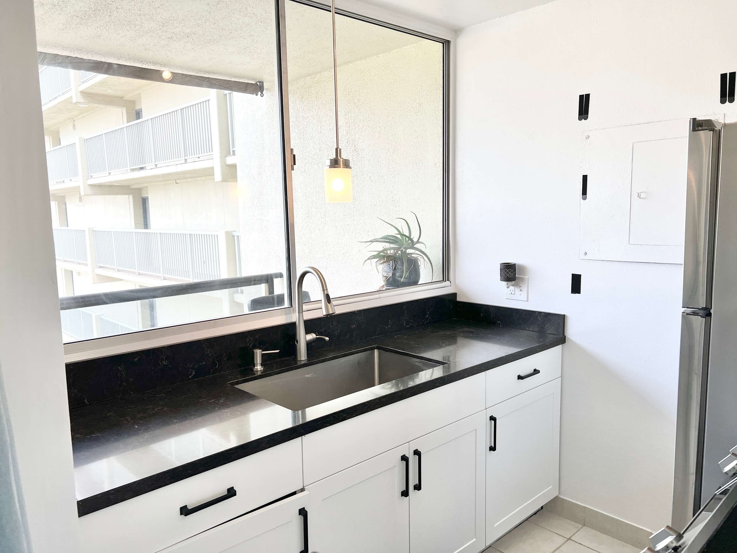 Condo in Honolulu · ★4.78 · Studio · 2 beds · 1 private bath - Image 3