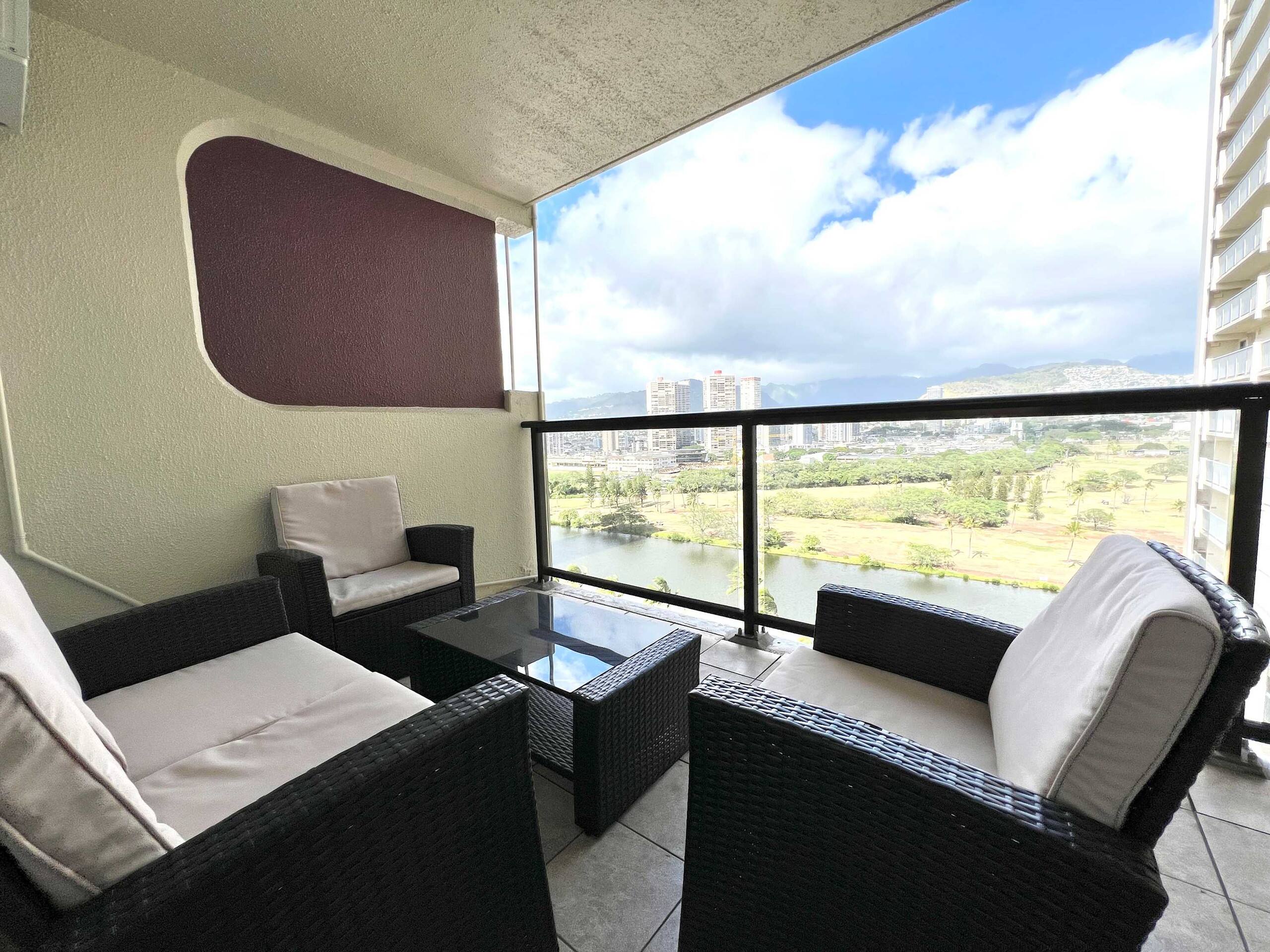 Condo in Honolulu · ★4.78 · Studio · 2 beds · 1 private bath - Image 9