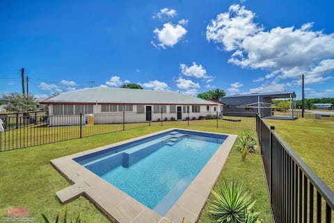 Reef Shack Beach Vibes   Stroll to the beach