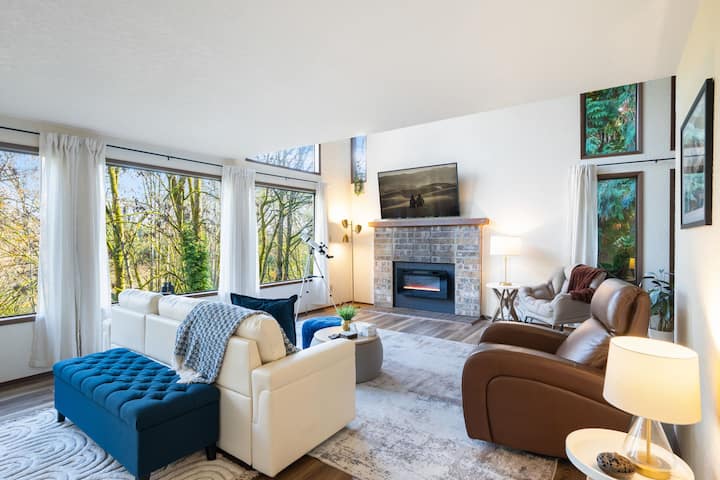 Lake Forest Park Retreat W/ Nature Views - Lynnwood, WA