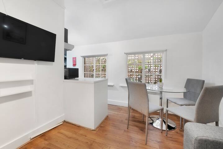 2 Bed Piccadilly Apartment (1)