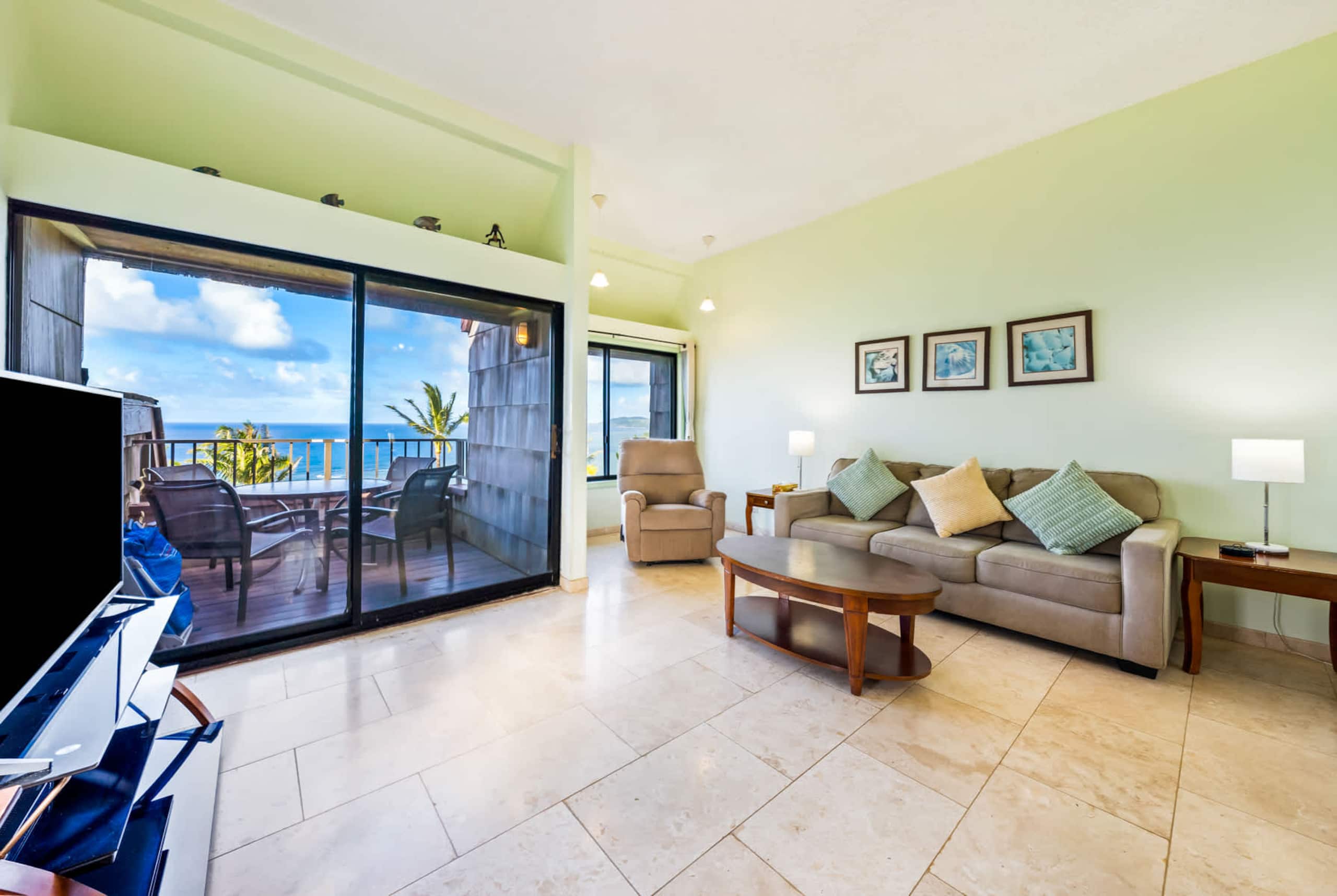 Penthouse Condo with Panoramic Ocean Views! - Photo 8