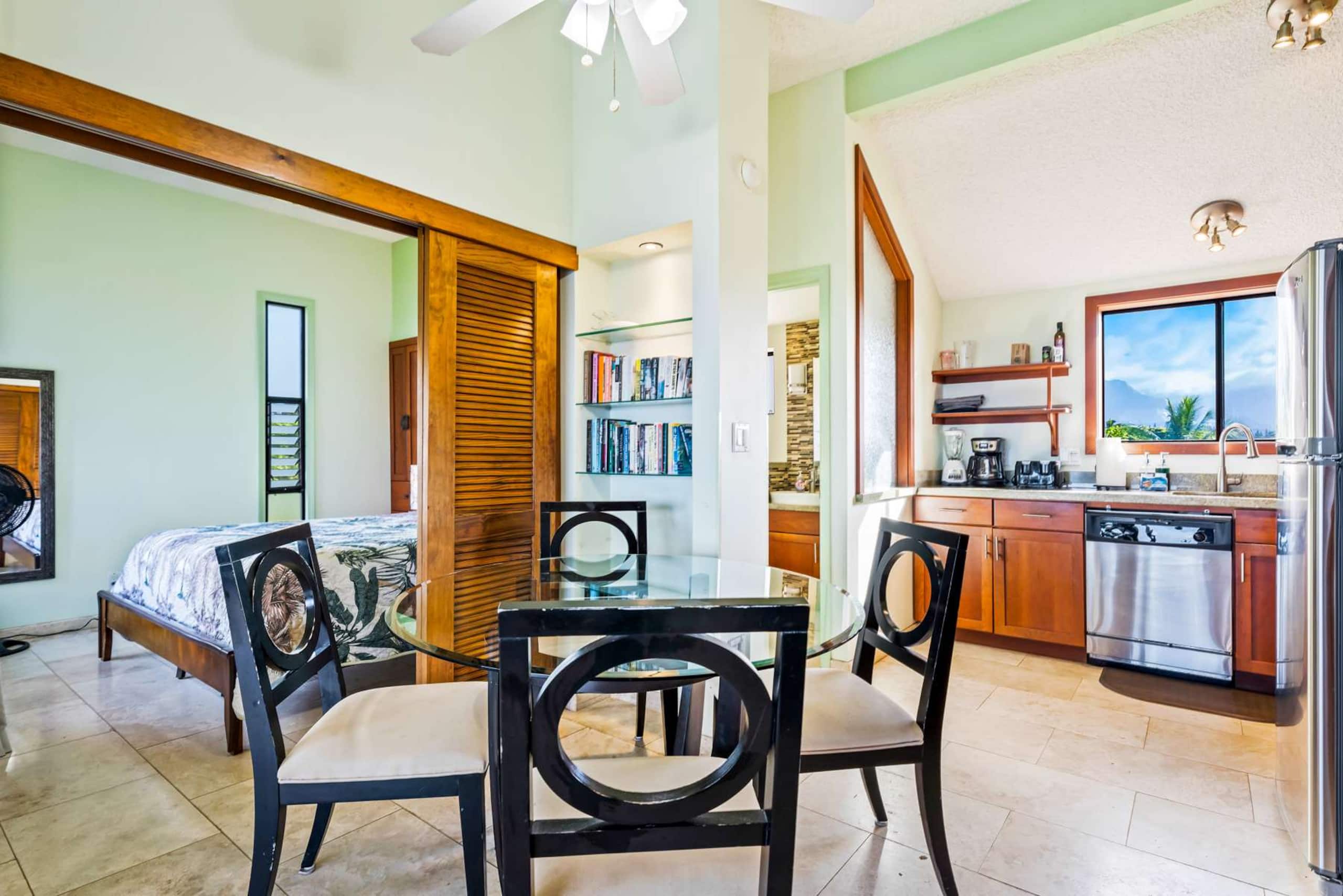 Penthouse Condo with Panoramic Ocean Views! - Photo 14