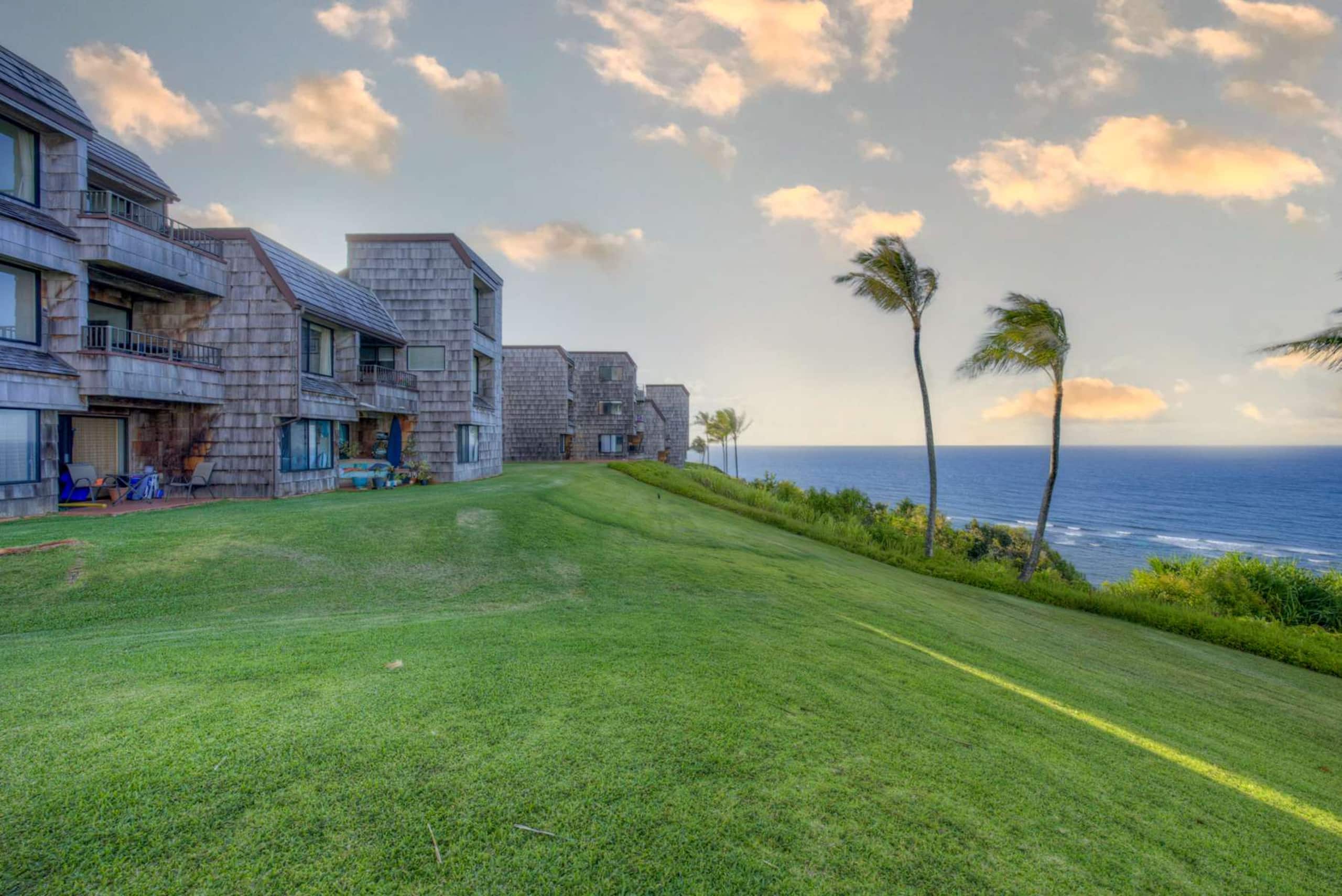 Penthouse Condo with Panoramic Ocean Views! - Photo 6