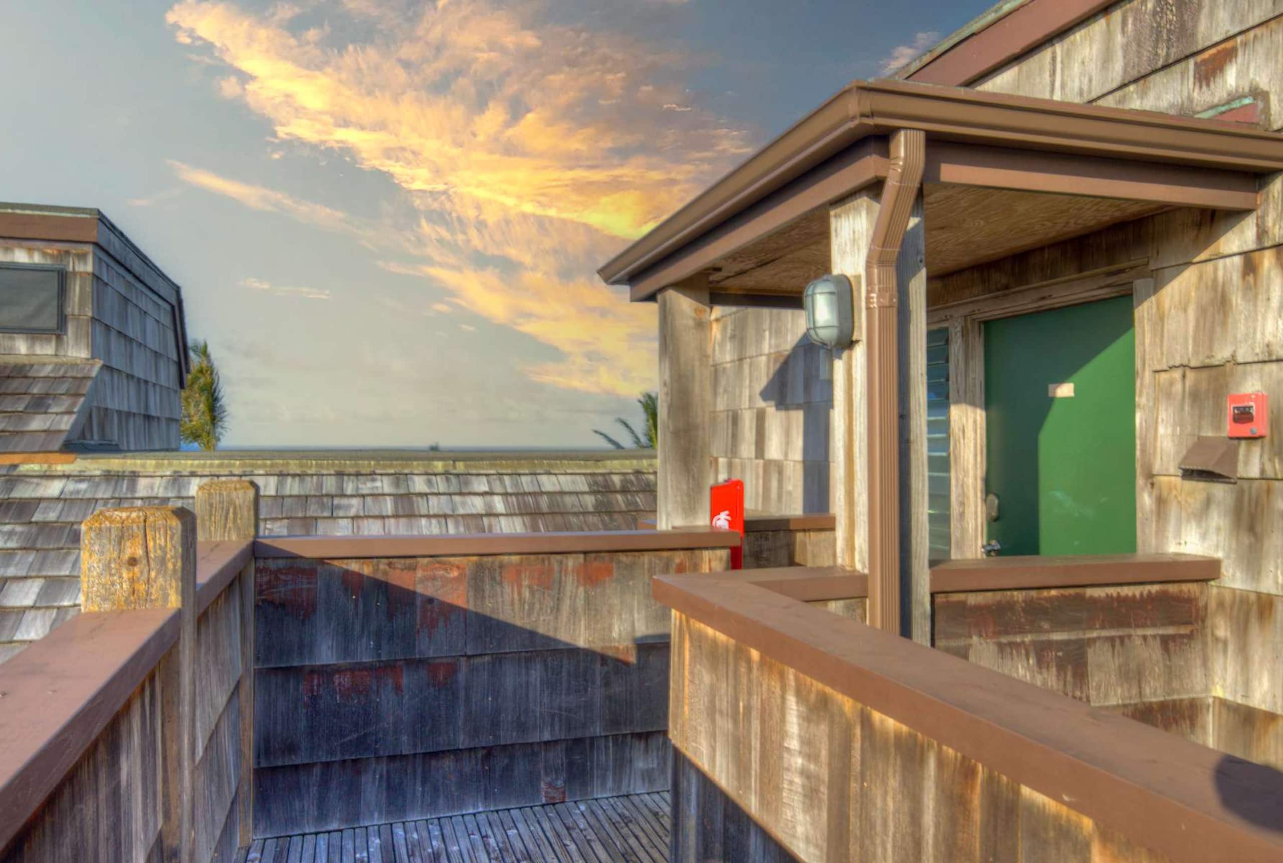 Penthouse Condo with Panoramic Ocean Views! - Photo 26