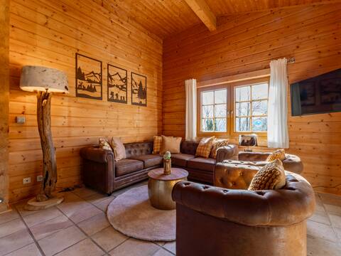 Chalet with sauna, garden and outdoor fireplace