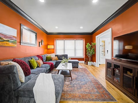 4 Bed 2 Bath Walk to Lakewood Restaurants & Shops