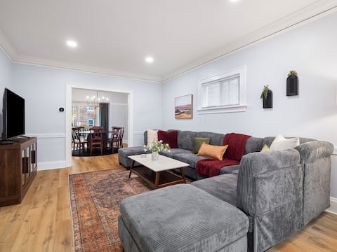 4 Bed 2 Bath Walk to Lakewood Restaurants & Shops