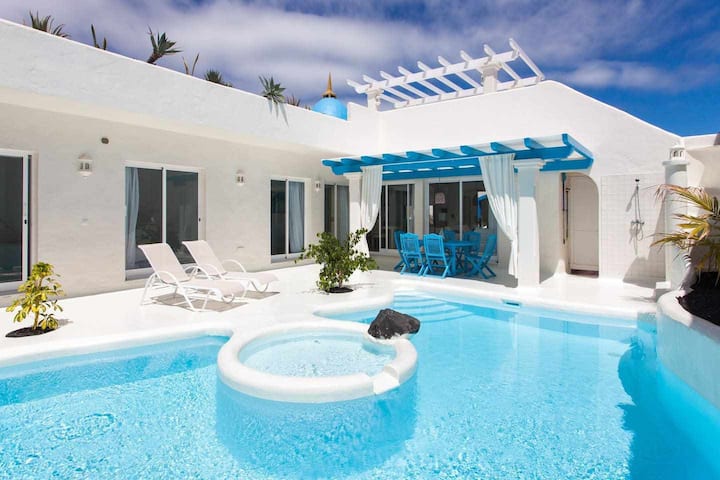 Villa 3.4 - Luxury Heated Pool Jacuzzi AC