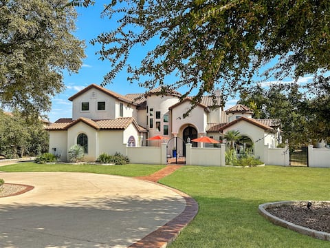 LuxGroupFallRetreat | Pool w/Spa | Sports Court | Ga