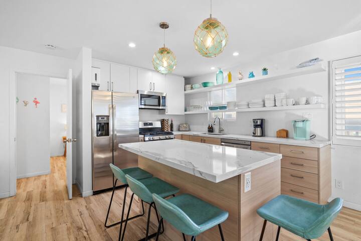 Mission Beach 3BR with Rooftop and Hot Tub gallery image 5