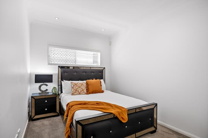 Štvrtá spálňa so šatníkom