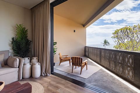 Spacious Ocean View Apartment with Balcony