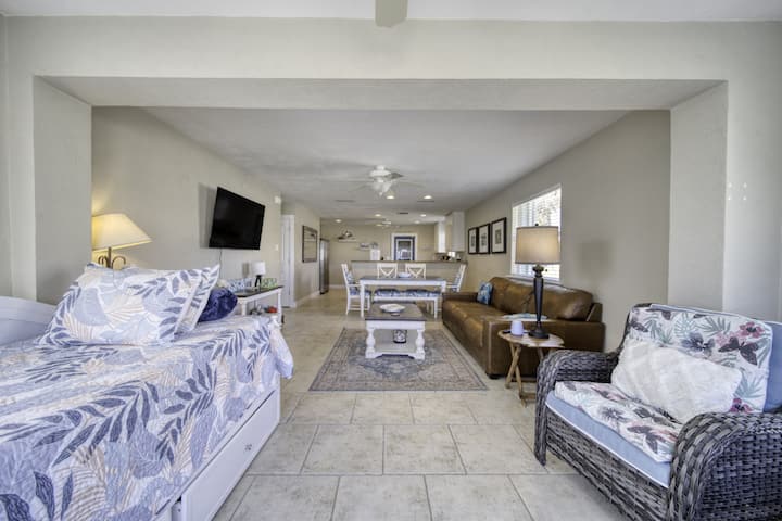 Nyumba ya Likizo ya Ufukweni ya Daytona Beach Airbnb VRBO Inafaa kwa Wanyama Vipenzi