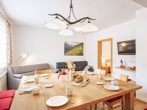 Holiday home with sauna, 1.2 km to the ski lift