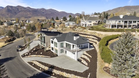 New - Turkey Day Special! 5BR 4.5BA, Views!