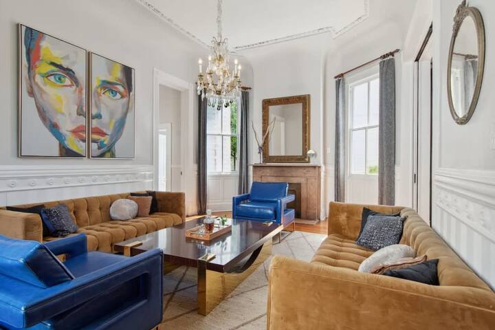 Opulent Expansive Home | Heated Pool and Spa gallery image 2