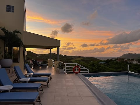 Villa Chilla - 4 bedrooms, sleeps 9. Cap Estate