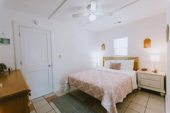 NH337D: Coastal Dunes 4 | Bedroom 1 - Queen