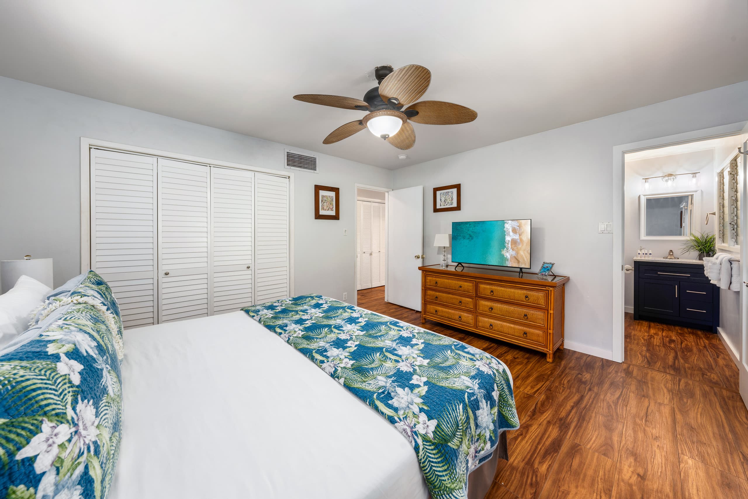 Condo in Lahaina · ★4.89 · 3 bedrooms · 4 beds · 2 shared baths - Image 14