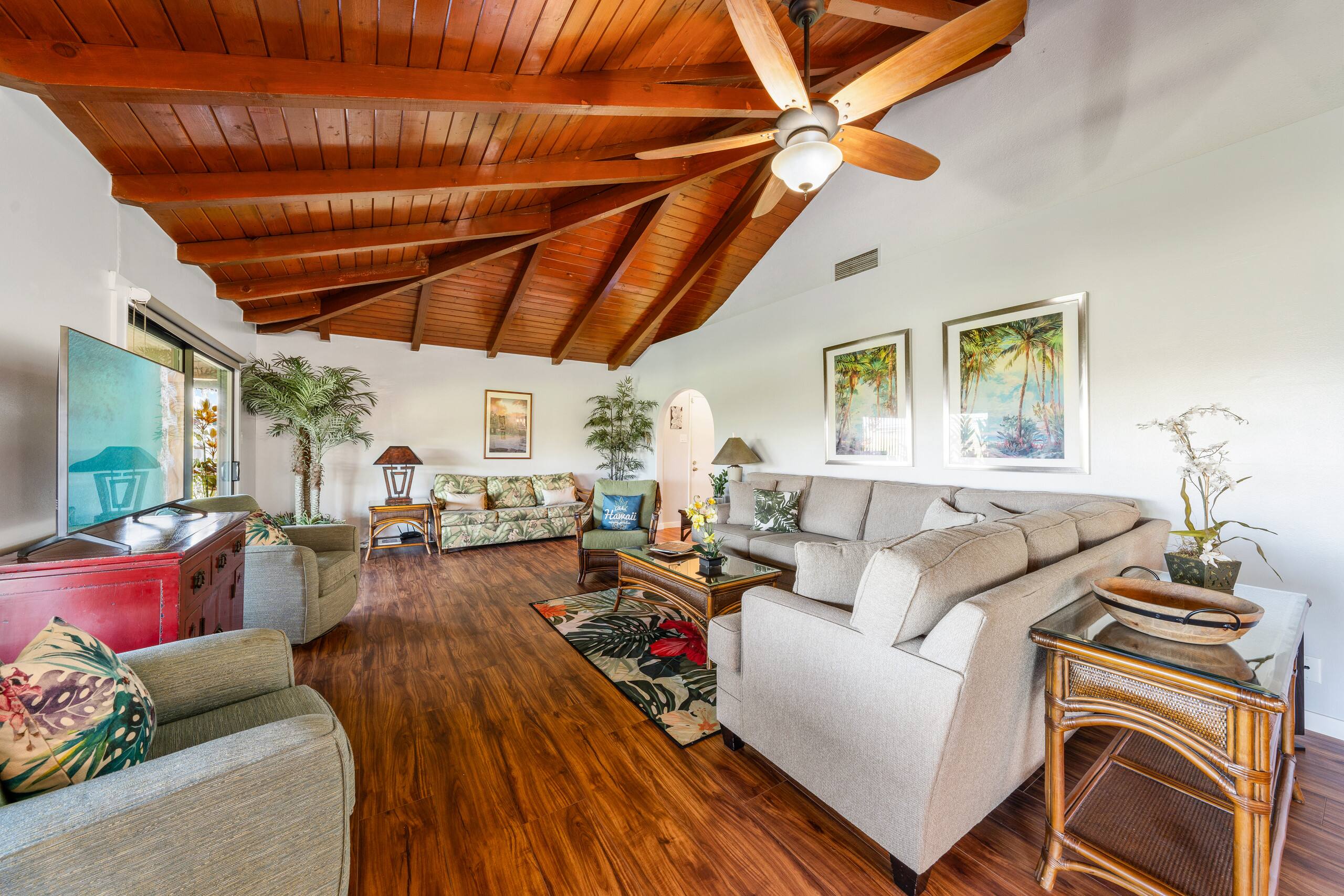 Condo in Lahaina · ★4.89 · 3 bedrooms · 4 beds · 2 shared baths - Image 2