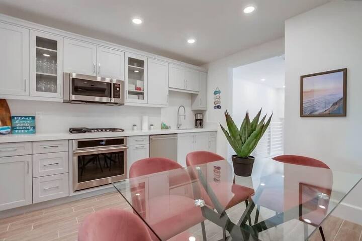 NEW*Mision BeachTownhouse-Park-Beach-Boardwalk-Bay gallery image 2