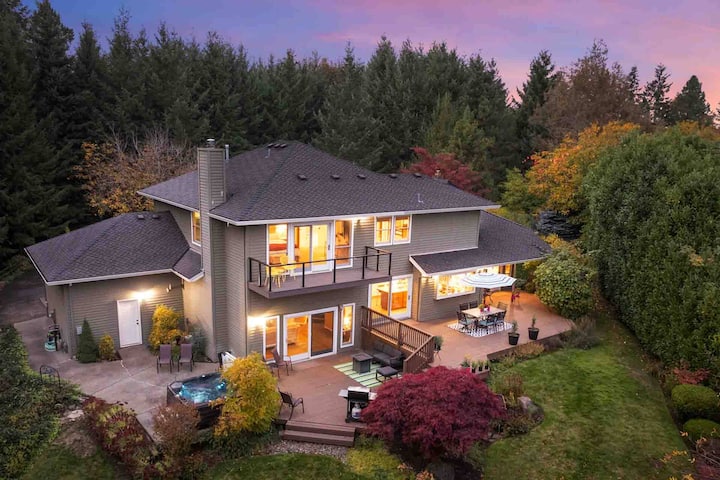 Spectacular Private Retreat on Five Acres, Huge