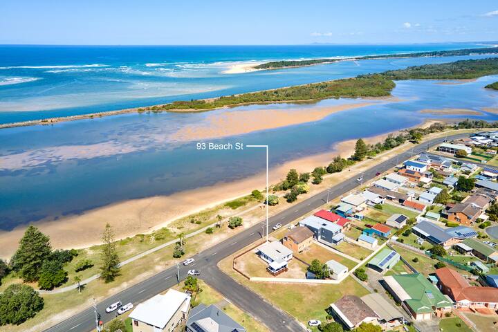 The Shack at Harrington – Minutes walk to local pu