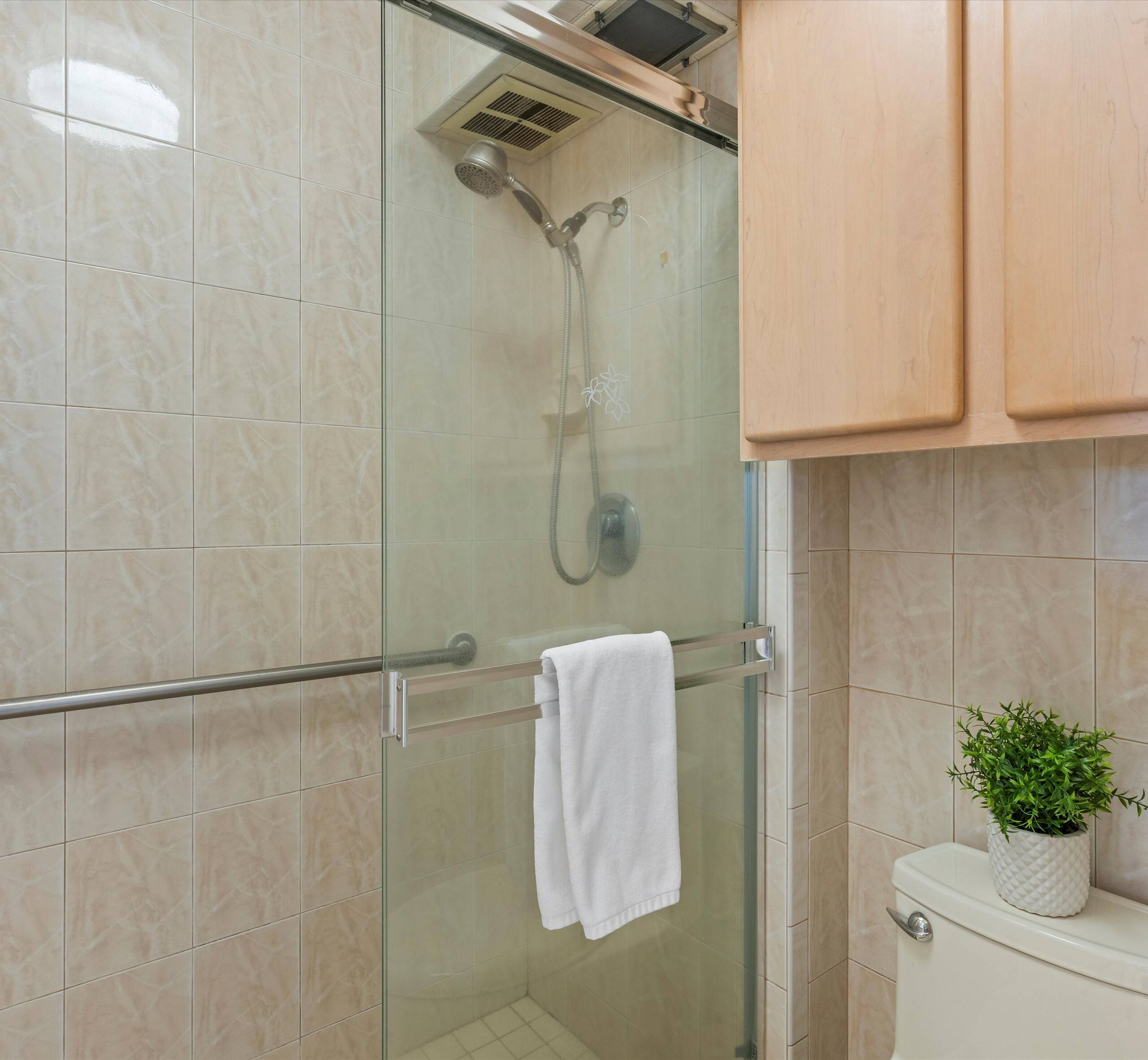 Condo in Kihei · ★4.5 · 2 bedrooms · 3 beds · 2 baths - Image 37