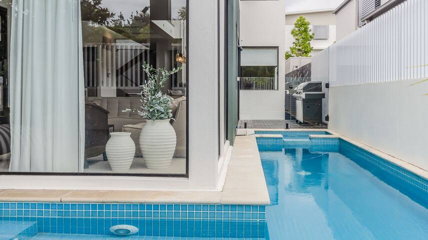 Sandcastles- Pool and Sauna gallery image 2