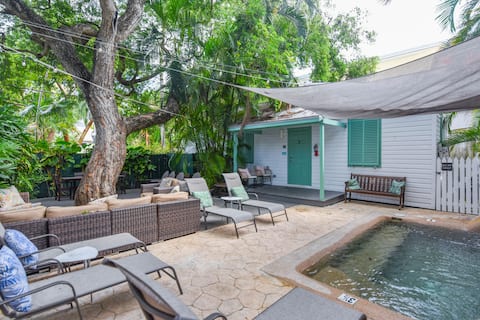 Harbor Walk Hideaways | Group Compound In Old Town