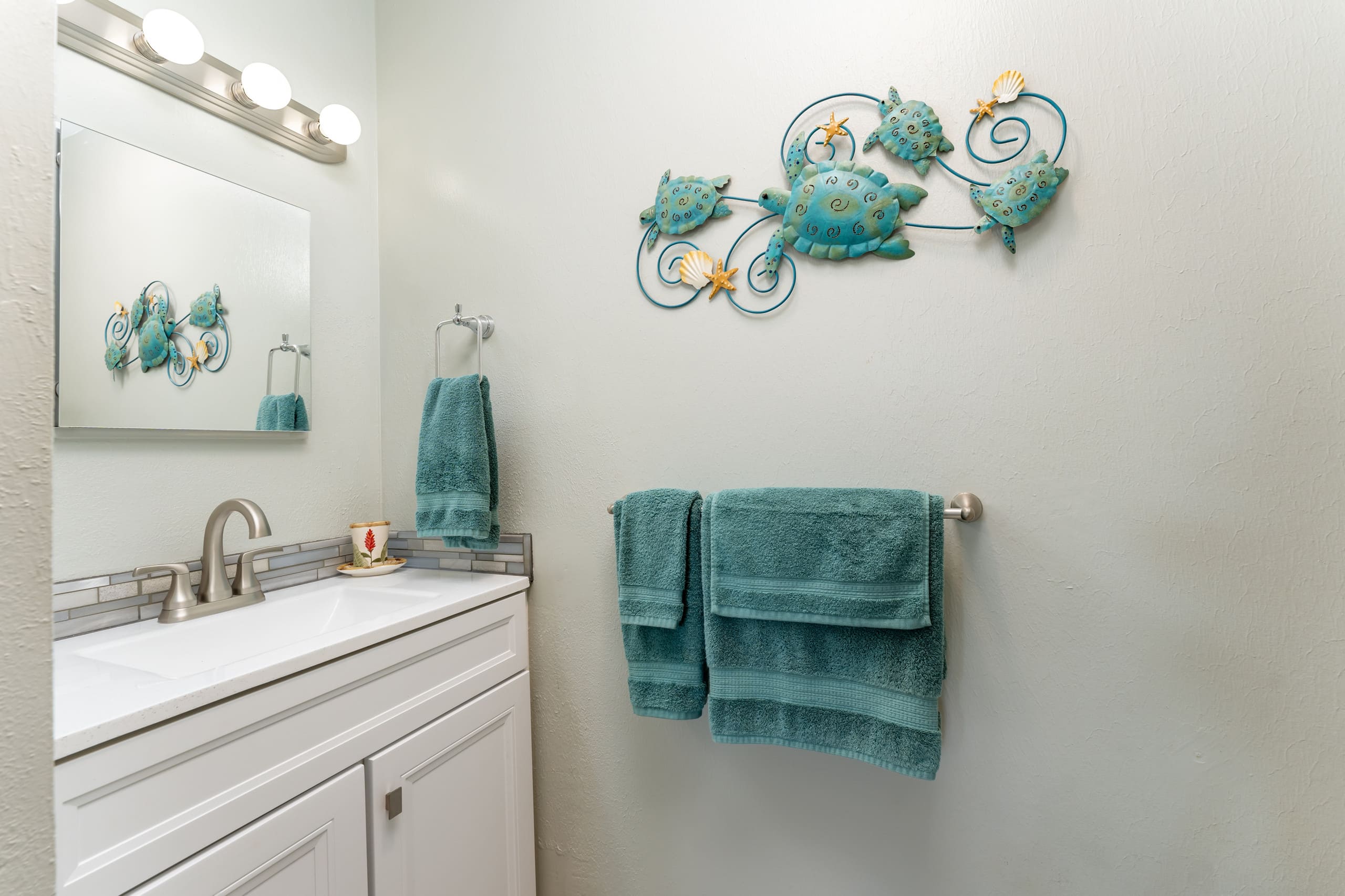 Condo in Kahuku · ★4.83 · 1 bedroom · 1 bed · 2 private baths - Image 19