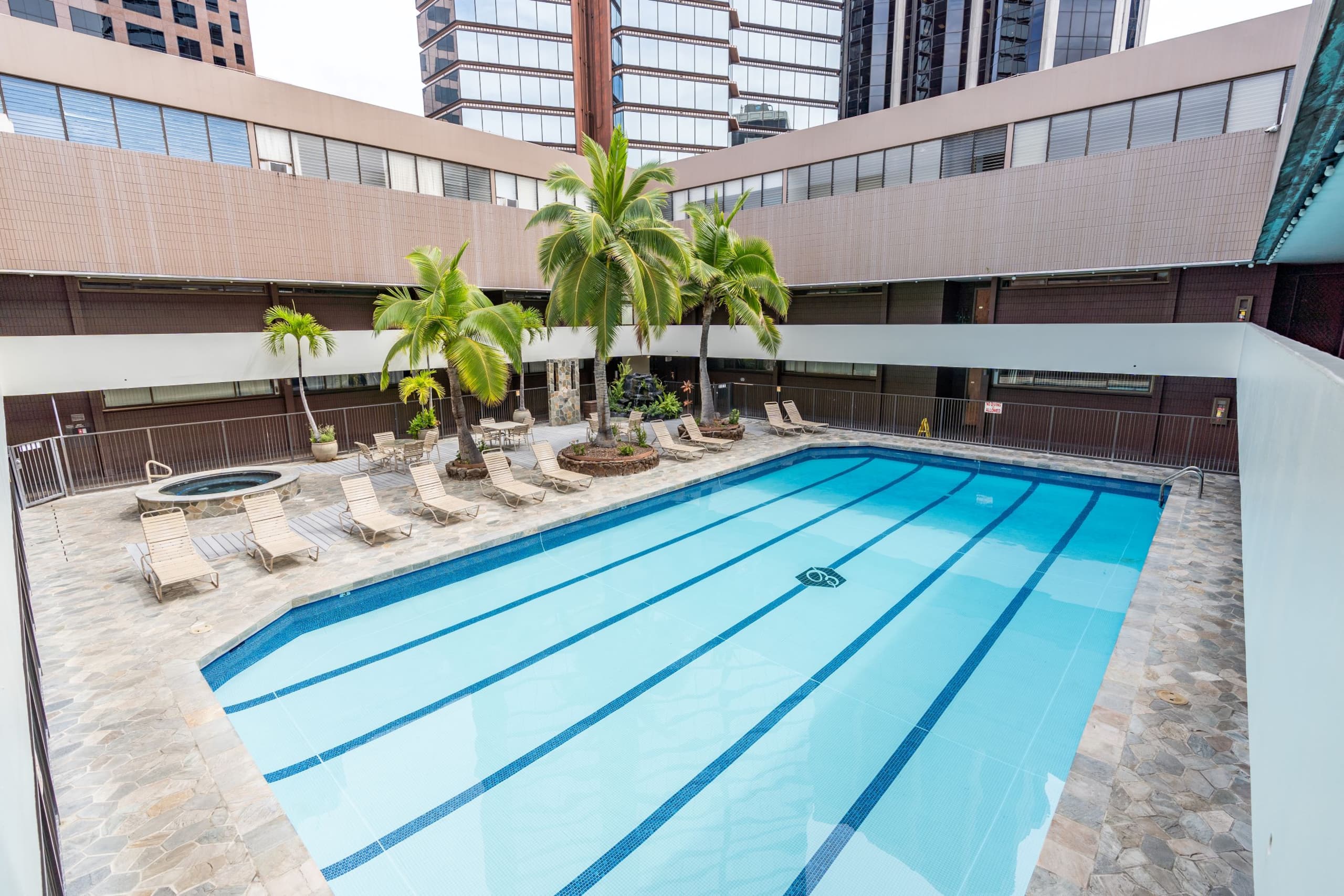Condo in Honolulu · ★4.71 · 1 bedroom · 1 bed · 1 private bath - Image 19
