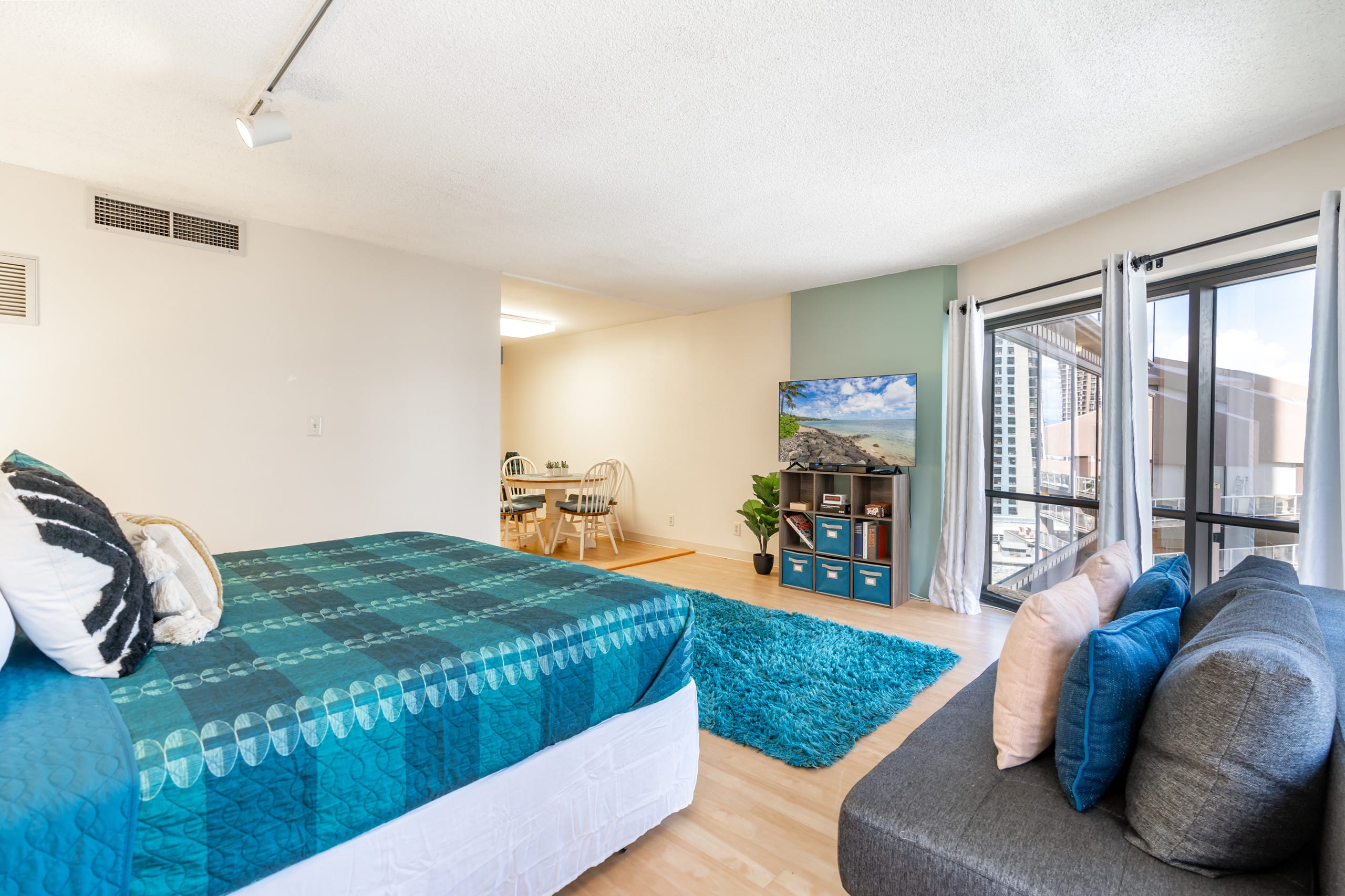 Condo in Honolulu · ★4.71 · 1 bedroom · 1 bed · 1 private bath - Image 14