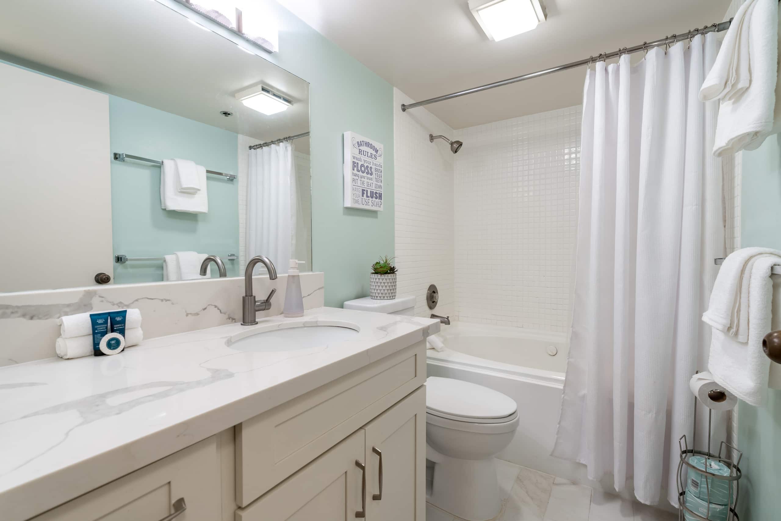 Condo in Honolulu · ★4.71 · 1 bedroom · 1 bed · 1 private bath - Image 16