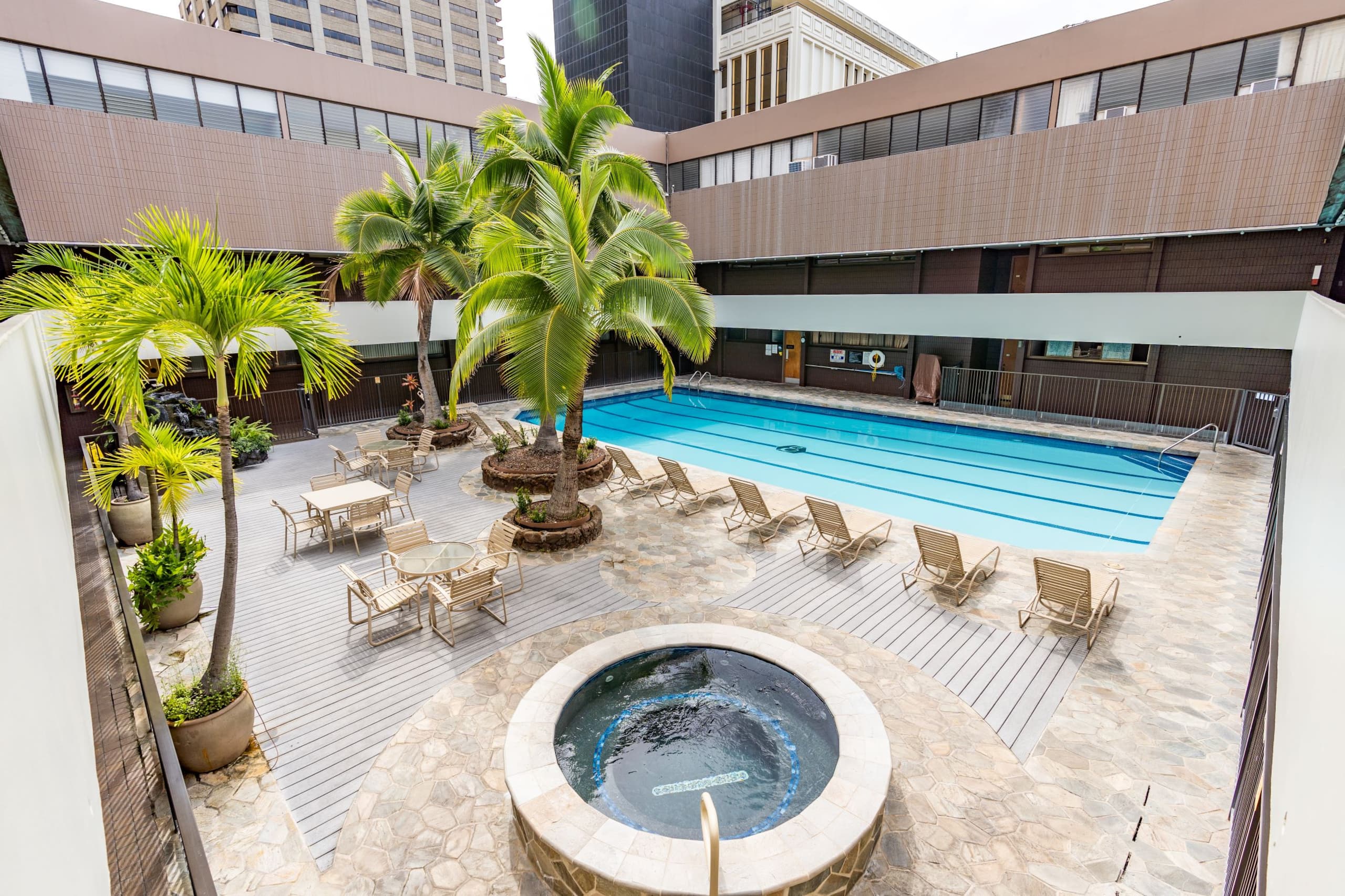 Condo in Honolulu · ★4.71 · 1 bedroom · 1 bed · 1 private bath - Image 18