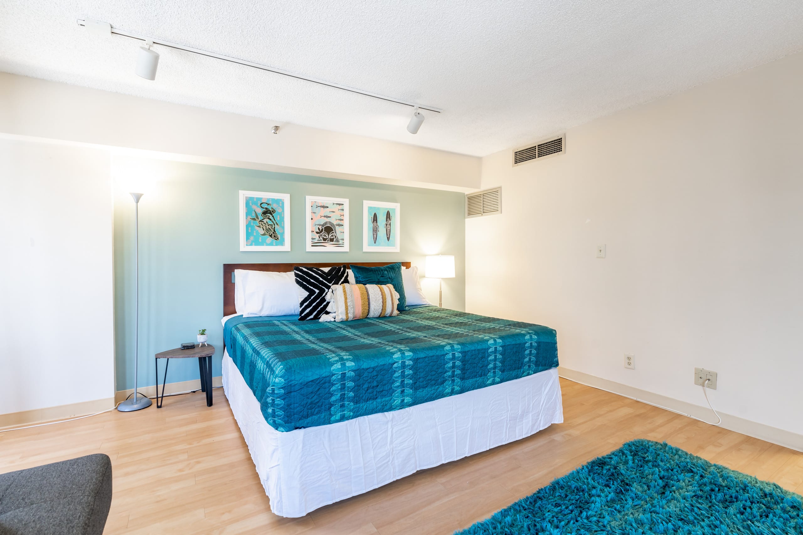 Condo in Honolulu · ★4.71 · 1 bedroom · 1 bed · 1 private bath - Image 15