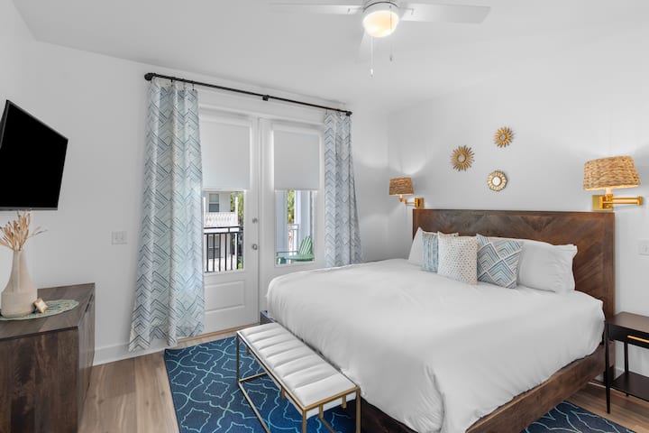 El dormitorio 3 cuenta con una cama tamaño king y un baño privado.