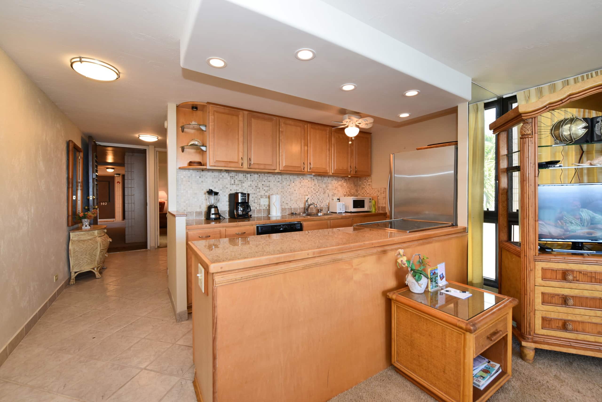 Condo in Lahaina · ★4.88 · 1 bedroom · 1 bed · 1 bath - Image 8