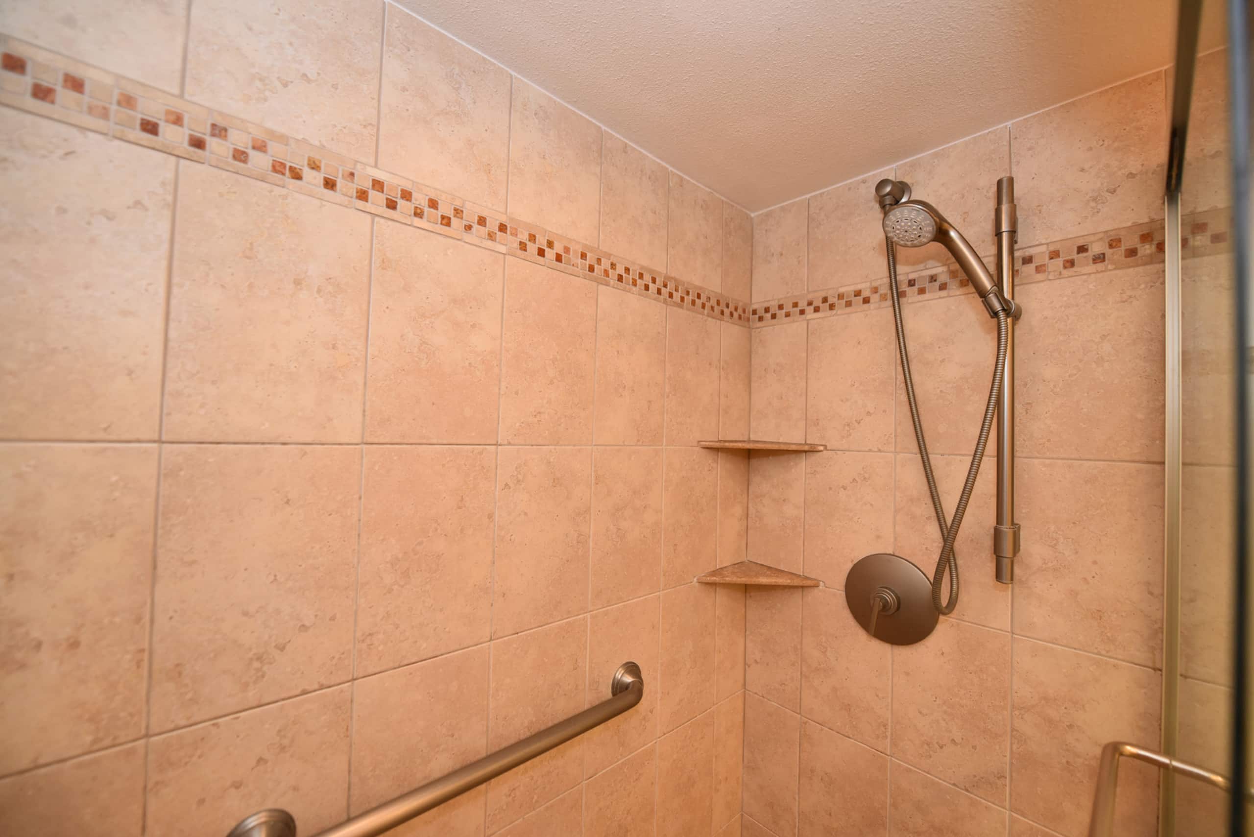 Condo in Lahaina · ★4.88 · 1 bedroom · 1 bed · 1 bath - Image 19