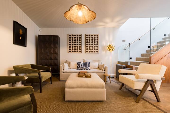 The Primrose Hill House by HoK Living gallery image 2