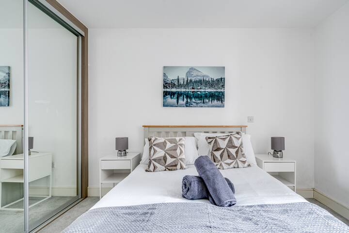 Cozy London Apartment with 2 Bedrooms gallery image 2